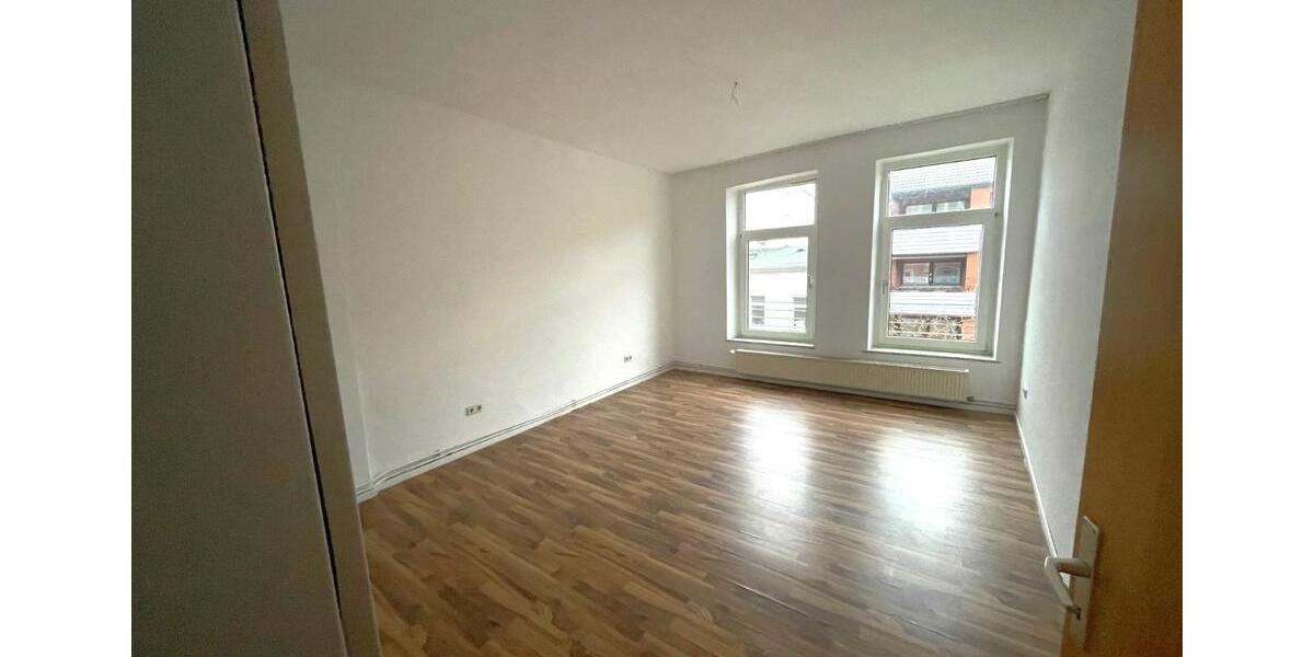 Etagenwohnung Wilhelmshaven - 4 Zimmer, 100 m&sup2;, 650&euro; | Angebot:26442920