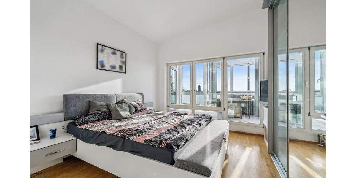 Etagenwohnung Friedrichshafen - 4 Zimmer, 180 m&sup2;, 2.100&euro; | Angebot:25035846