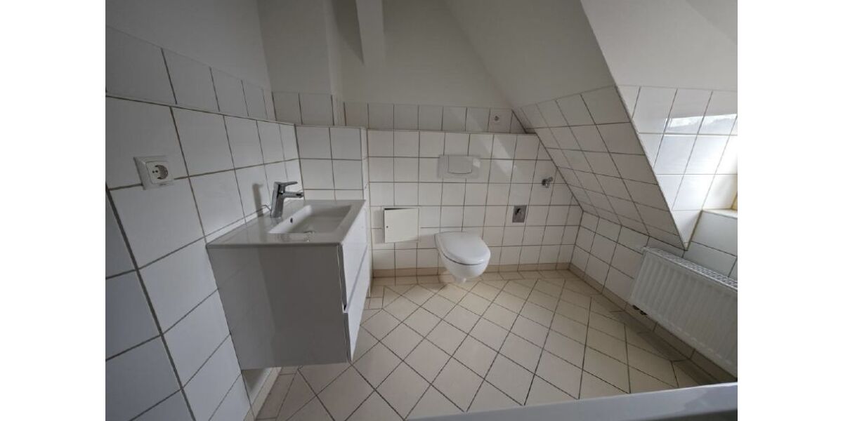 3 Raum Wohnung im DG im denkmalgeschützten Altbau in Kahla 3 zimmer