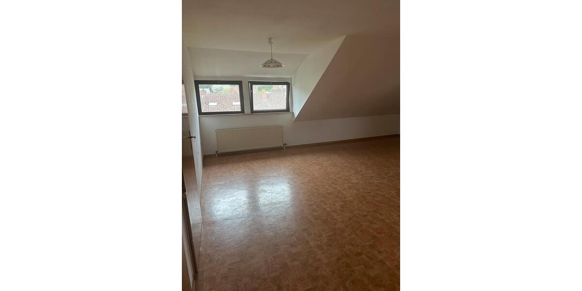 Dachgeschoßwohnung Losheim am See - 3 Zimmer, 100 m&sup2;, 850&euro; | Angebot:26582144