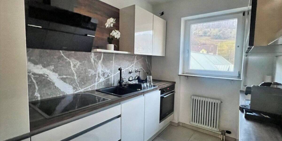 Etagenwohnung Baden-Baden Innenstadt - 2 Zimmer, 75 m&sup2;, 900&euro; | Angebot:26826283