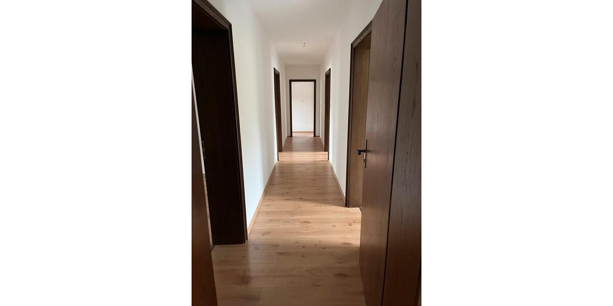 Schöne, helle Wohnung zu vermieten 4 zimmer