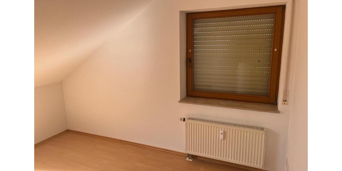 Dachgeschoßwohnung Geisingen - 3 Zimmer, 70 m&sup2;, 1.050&euro; | Angebot:26565515