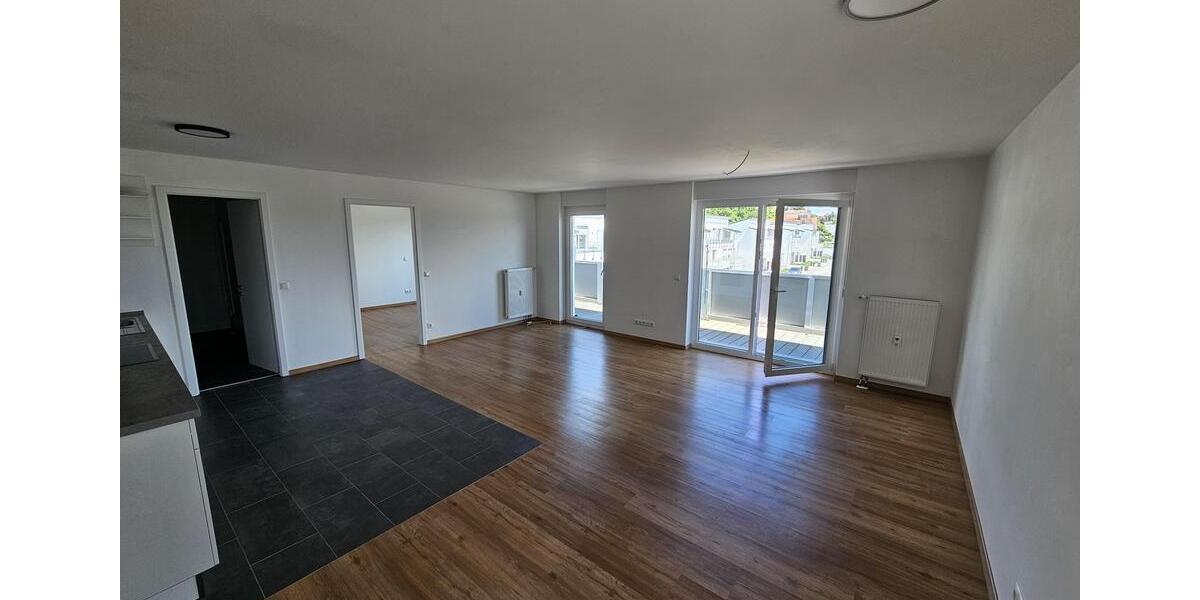 Helle 2-Zimmer-Wohnung im 2. Stock mit Balkon – Kemnath 2 zimmer