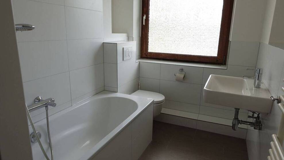 Vollständig renoviert: Elegante 2,50 Zimmer in Niendorf