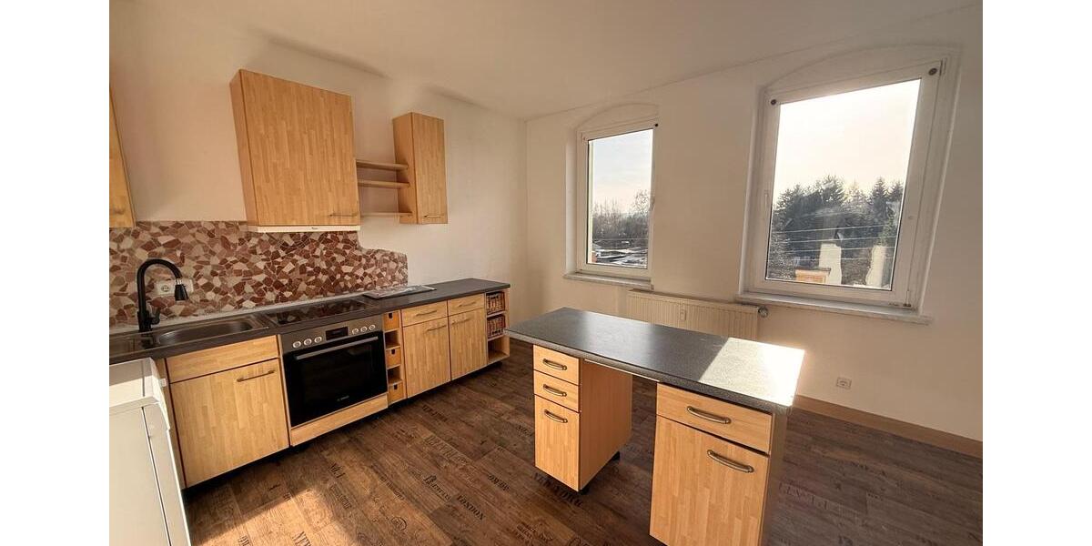 Dachgeschoßwohnung Oelsnitz (Erzgebirge) - 3 Zimmer, 88 m&sup2;, 484&euro; | Angebot:25881004