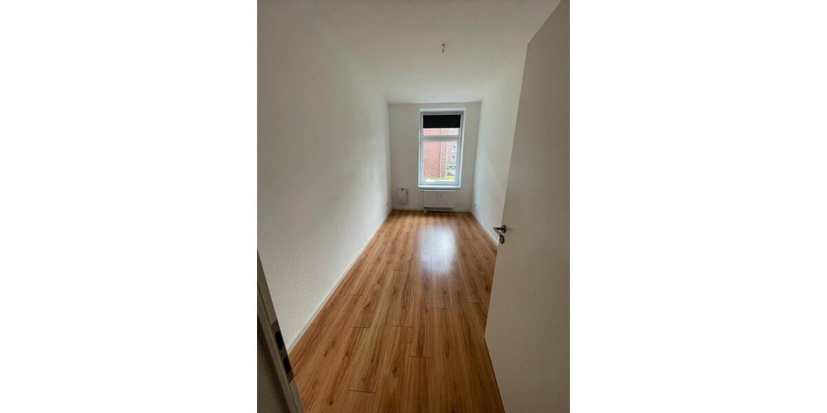 Hochparterre Lübeck Sankt Lorenz Nord - 2 Zimmer, 62 m&sup2;, 929&euro; | Angebot:25353778