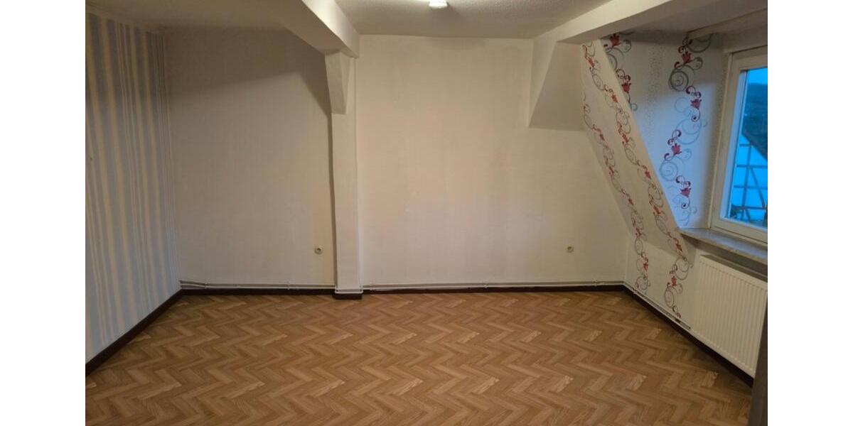 Etagenwohnung Helsa - 3 Zimmer, 90 m&sup2;, 685&euro; | Angebot:25931307