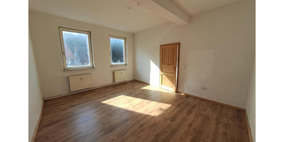 Etagenwohnung Helsa - 3.5 Zimmer, 77 m&sup2;, 385&euro; | Angebot:25111118