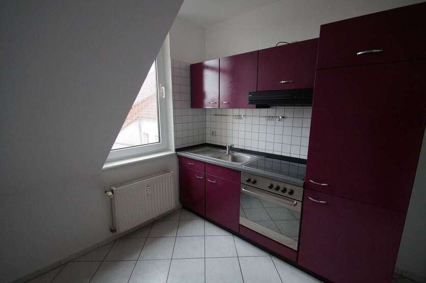 geeignet für 2er-WG - 2,5-Zi-DG-Whg - Laminat, Badewanne 2.5 zimmer