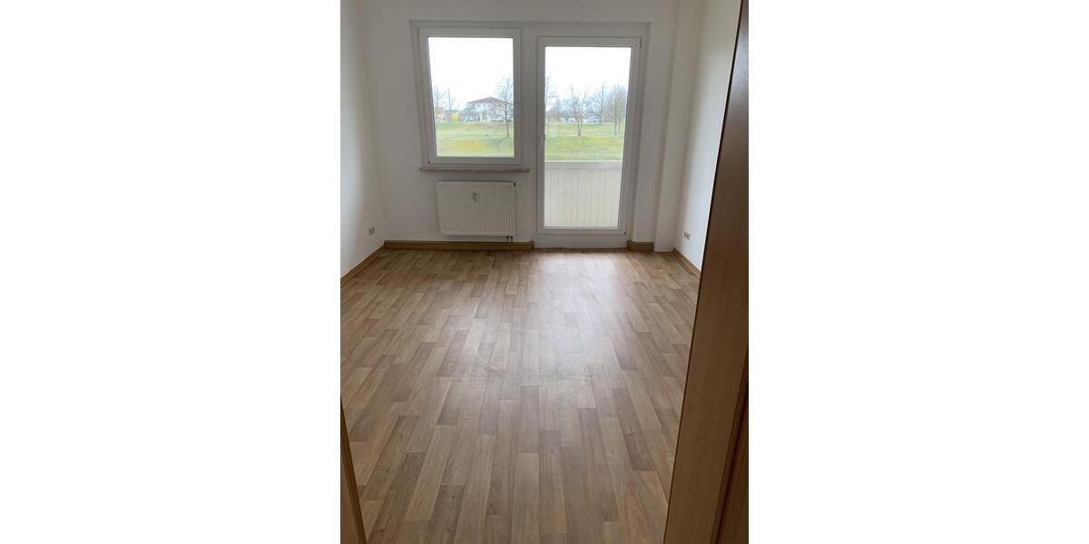 Erdgeschoßwohnung Kamenz - 3 Zimmer, 61 m&sup2;, 425&euro; | Angebot:25058155