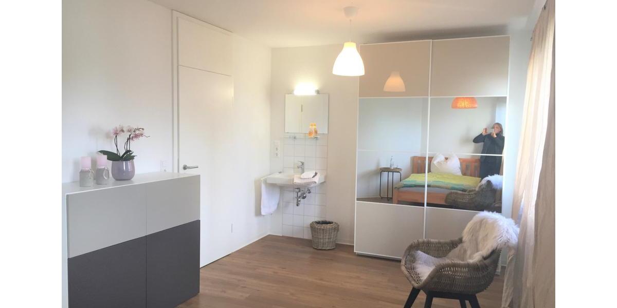 Wohnen auf Zeit Leinfelden-Echterdingen Echterdingen - 1 Zimmer, 16 m&sup2;, 630&euro; | Angebot:26216215
