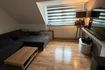 Dachgeschoss Wohnung in Zentraler lage zimmer