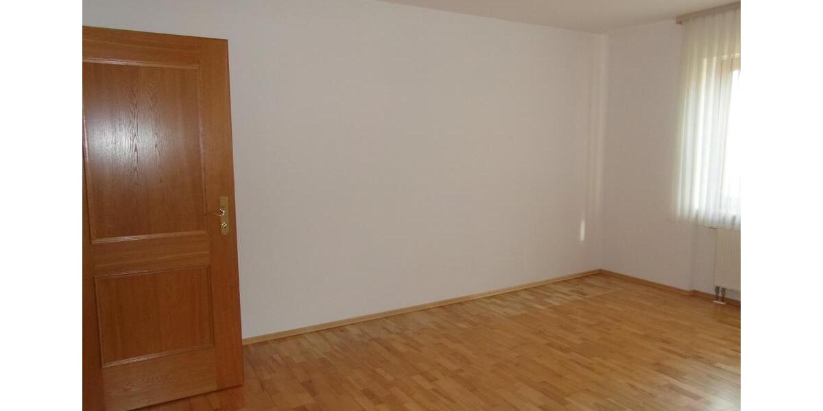 2-Zimmer-Wohnung (1. OG) in Graben mit Balkon und Garage 2 zimmer