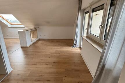 3-Zimmer -Dachgeschosswohnung mit Balkon in Karlsruhe-Durlach 3 zimmer