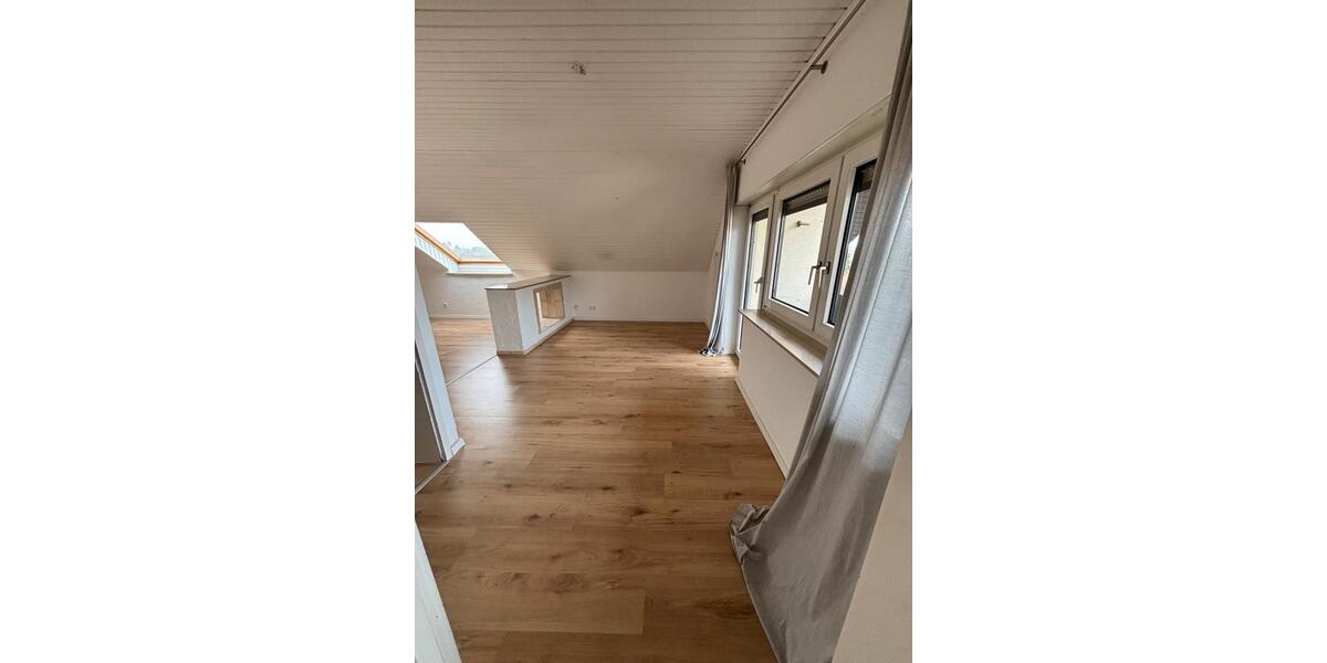 3-Zimmer -Dachgeschosswohnung mit Balkon in Karlsruhe-Durlach 3 zimmer