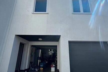 Haus Bodenheim - 4 Zimmer, 125 m&sup2;, 1.700&euro; | Angebot:26375454