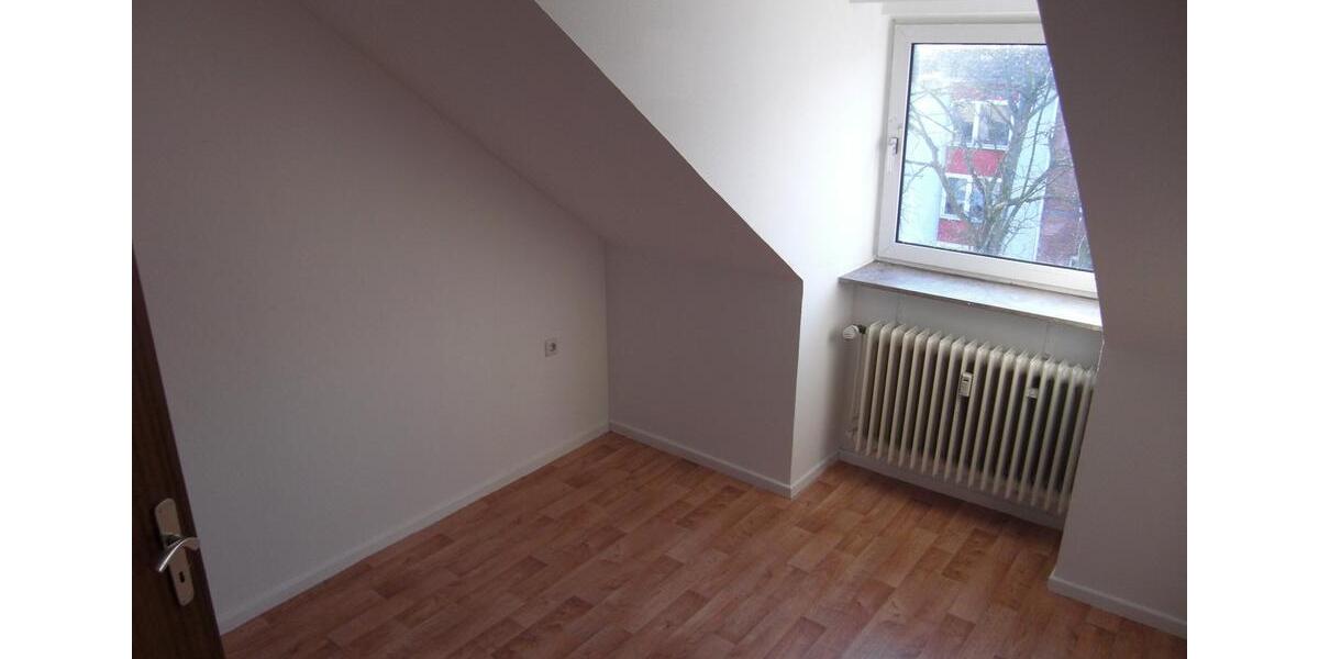 Dachgeschoßwohnung Kassel Fasanenhof - 3 Zimmer, 55 m&sup2;, 460&euro; | Angebot:24565693