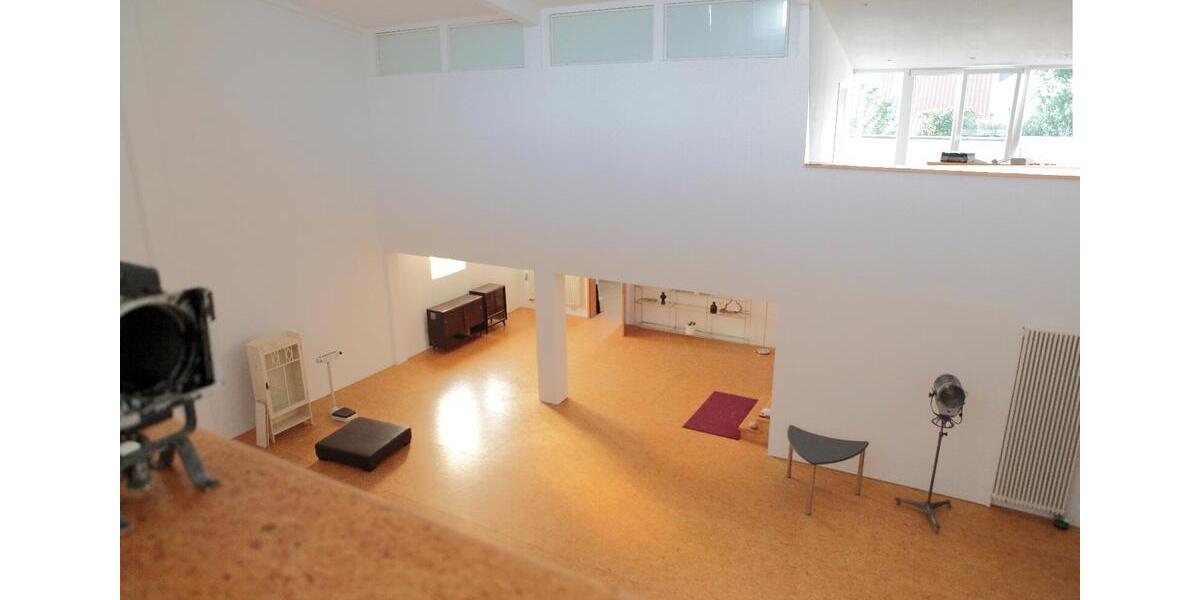 Schönes Loft mit großer Terrasse. 4 zimmer