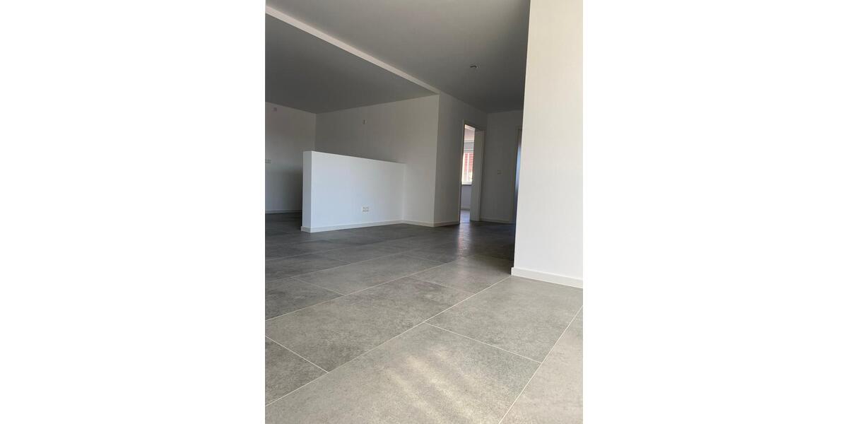 Etagenwohnung Bernburg (Saale) - 4.5 Zimmer, 127 m&sup2;, 1.143&euro; | Angebot:26367184