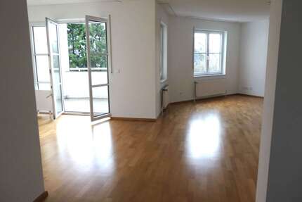 Wohnung Kronberg Schönberg - 2 Zimmer, 82 m&sup2;, 1.200&euro; | Angebot:25057160