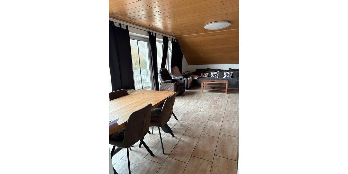Dachgeschoßwohnung Tiefenbach - 3.5 Zimmer, 103 m&sup2;, 1.000&euro; | Angebot:24785650