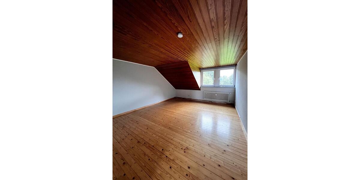 Dachgeschoßwohnung Rinteln - 3 Zimmer, 90 m&sup2;, 750&euro; | Angebot:26368155