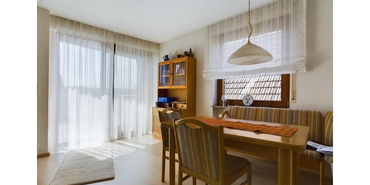 Dachgeschoßwohnung Weinstadt - 3 Zimmer, 80 m&sup2;, 810&euro; | Angebot:26574380