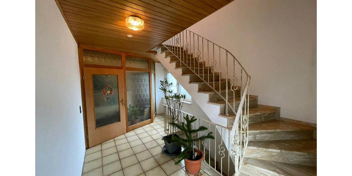 Etagenwohnung Ettringen - 3 Zimmer, 90 m&sup2;, 670&euro; | Angebot:26455600