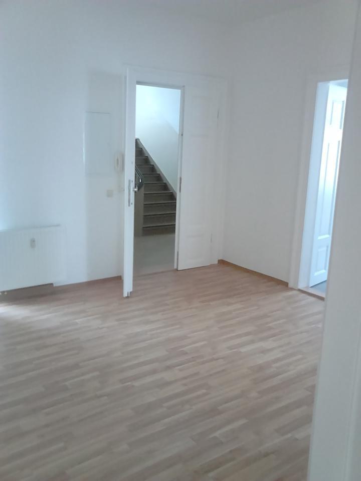 Individuelle 3-Raum-Wohnung im Altbau mit Wanne, Dusche und Balkon frei ab 01.02.2026. zimmer
