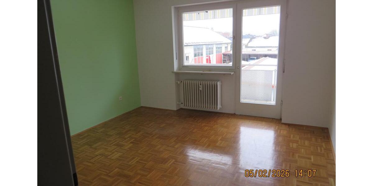 Etagenwohnung Pfreimd - 5 Zimmer, 100 m&sup2;, 750&euro; | Angebot:26587930