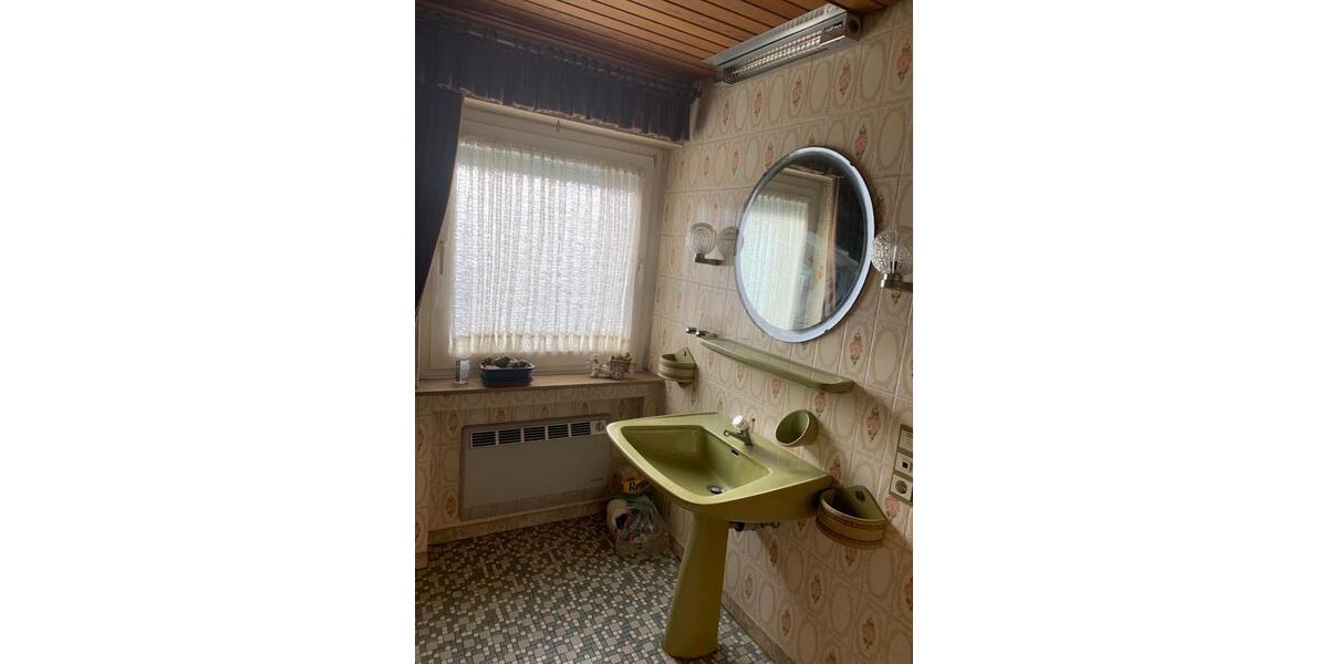 Doppelhaushälfte mit viel Potential ab 01.02.2026 in 52477 zu mieten 4 zimmer