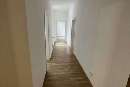 Wohnung Wiesbaden Mitte - 4 Zimmer, 110 m&sup2;, 1.350&euro; | Angebot:25567050