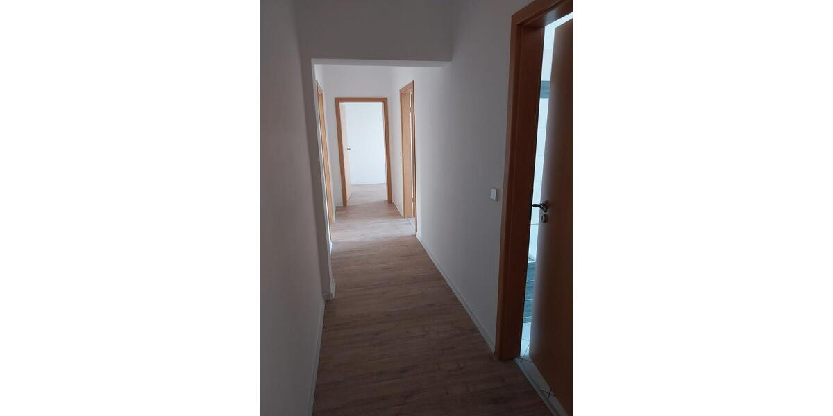 Etagenwohnung Ostrau - 4 Zimmer, 81 m&sup2;, 487&euro; | Angebot:23297204