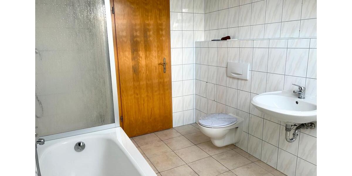Dachgeschoßwohnung Dessau-Roßlau Brambach - 3 Zimmer, 79 m&sup2;, 510&euro; | Angebot:23573300