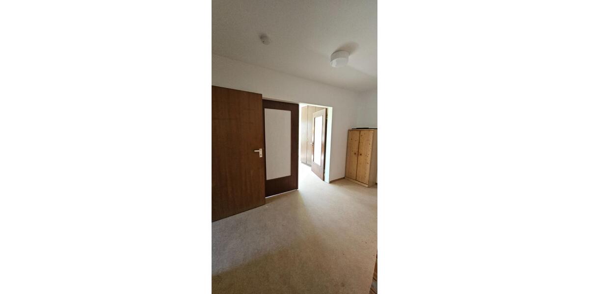 Etagenwohnung Immenreuth - 3 Zimmer, 78 m&sup2;, 450&euro; | Angebot:25852676