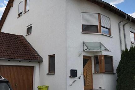 Haus Heiningen - 4.5 Zimmer, 120 m&sup2;, 1.550&euro; | Angebot:25294751