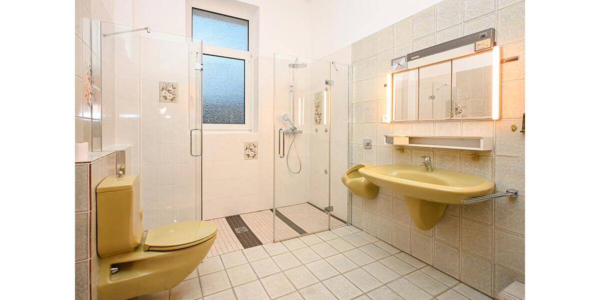 Einfamilienhaus Hildesheim - 11 Zimmer, 360 m&sup2;, 2.500&euro; | Angebot:25415382