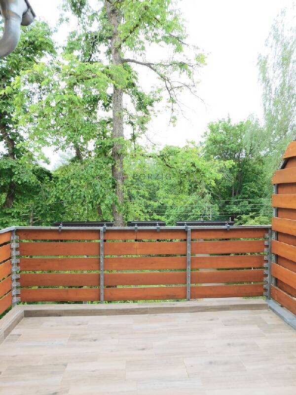 Wohnluxus mit Weitblick - Dachterrasse, Maisonette-Charme & Garage inklusive!