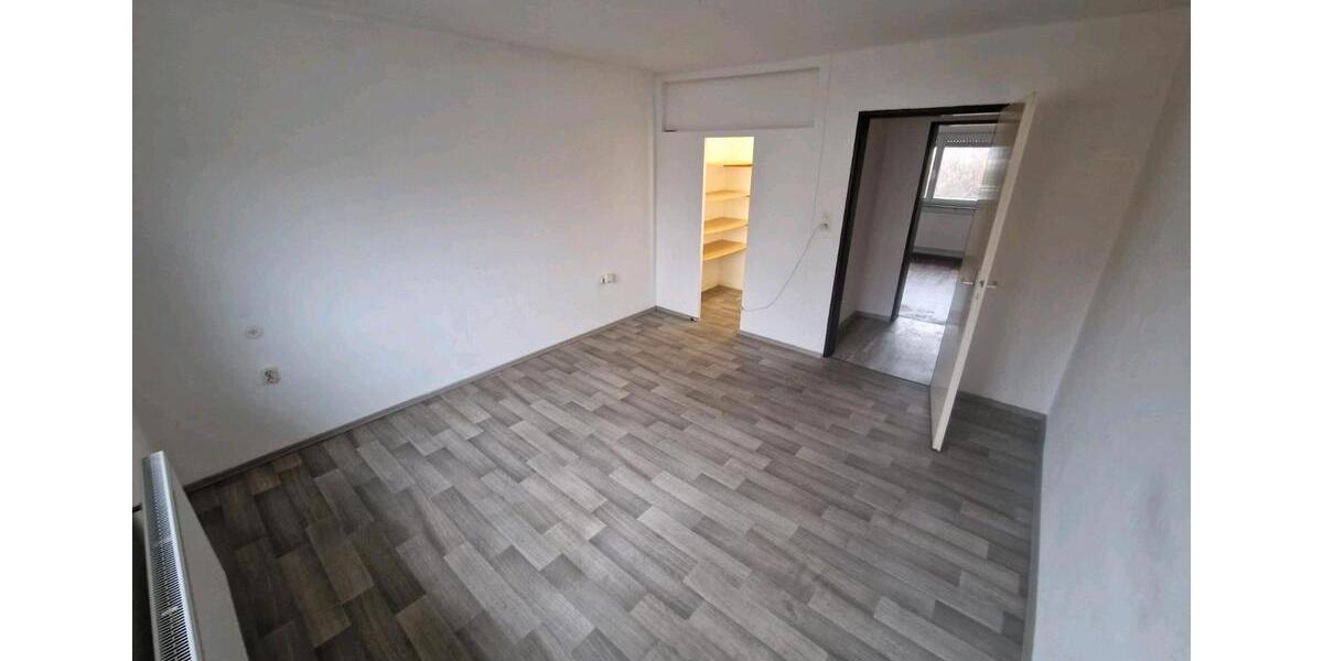 Erdgeschoßwohnung Ipsheim - 3 Zimmer, 74 m&sup2;, 950&euro; | Angebot:24551266