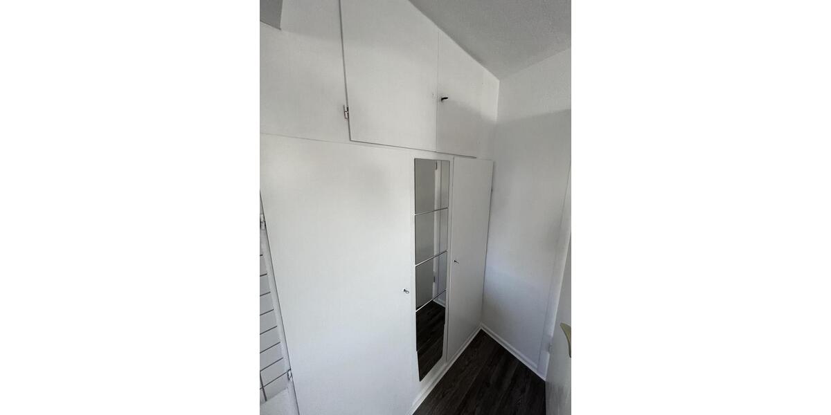 Dachgeschoßwohnung Wuppertal Elberfeld - 1 Zimmer, 28 m&sup2;, 260&euro; | Angebot:25149658