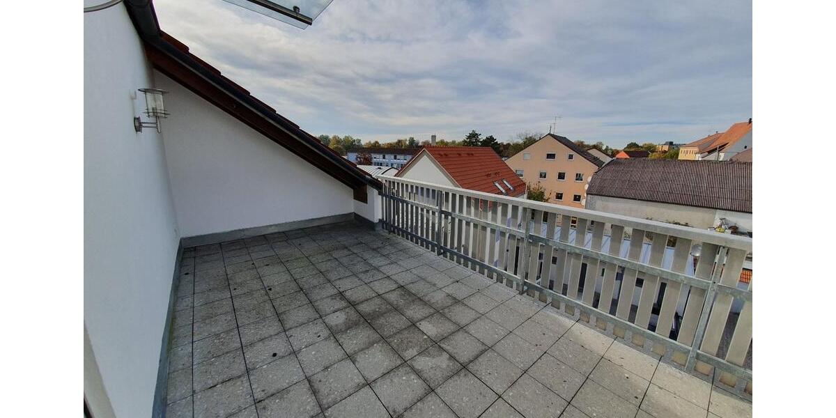Dachgeschoßwohnung Osterhofen - 4 Zimmer, 111 m&sup2;, 800&euro; | Angebot:25722576
