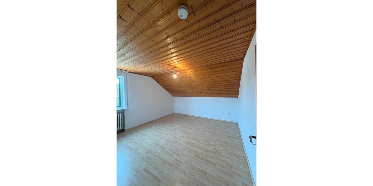 Dachgeschoßwohnung Wemding - 3 Zimmer, 65 m&sup2;, 700&euro; | Angebot:25932542