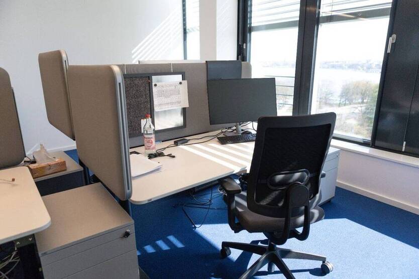 Office space for rent - 55.85 m² (two rooms: 23.95 m² and 31.9 m²) - All-in-Miete