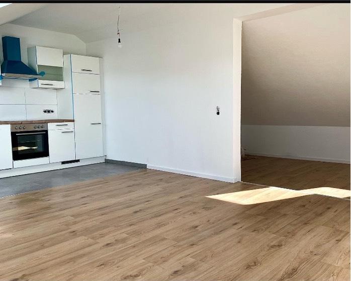 Dachgeschoßwohnung Gärtringen - 2 Zimmer, 67 m&sup2;, 1.200&euro; | Angebot:26407636