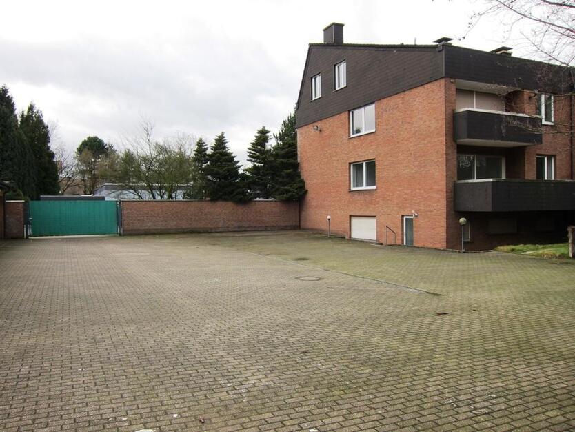 Büro + Sozialräume + LagerWerkstatt + Freifläche