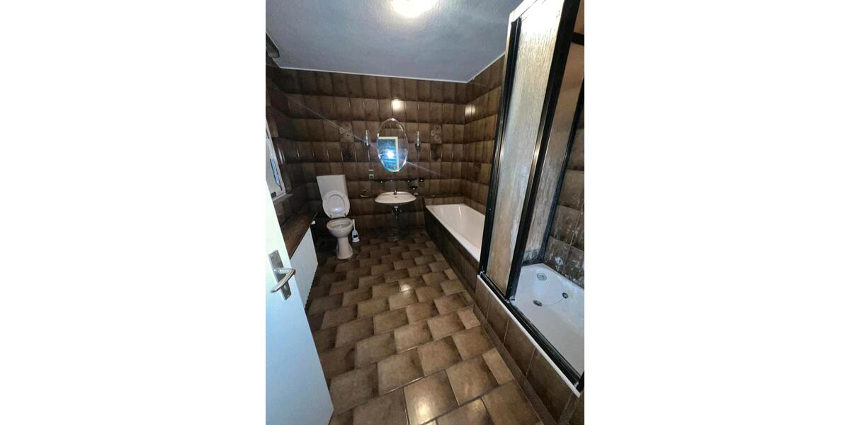 Mehrfamilienhaus, Wohnhaus Bad Dürkheim - 12 Zimmer, 250 m&sup2;, 2.600&euro; | Angebot:25949532