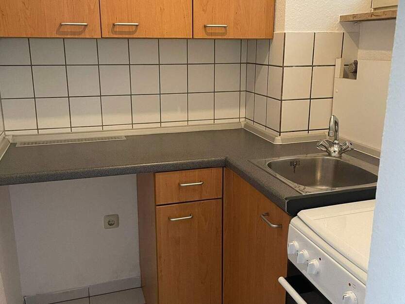 1-Zimmer-Wohnung mit Balkon und kleiner Küchenzeile - Stadtteil Rennweg. 1 zimmer
