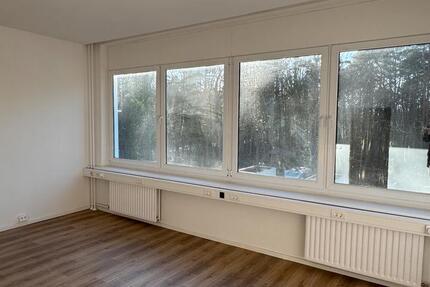 Gewerbeflächen 24 qm in Eggersdorf zu vermieten 1. OG zimmer