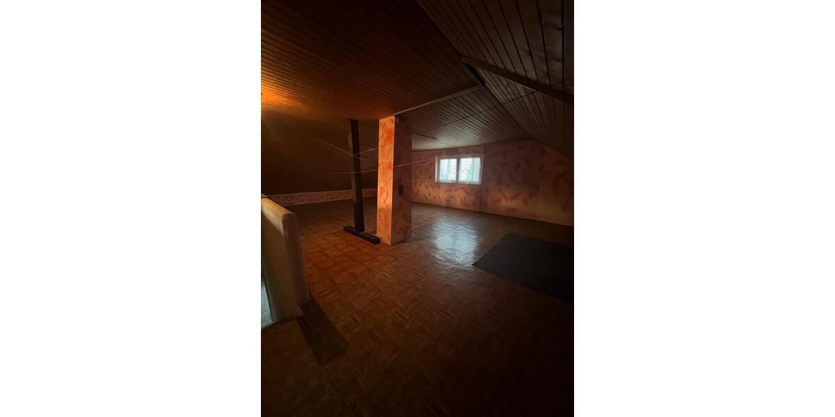 Etagenwohnung Gevenich - 5 Zimmer, 100 m&sup2;, 550&euro; | Angebot:26025390